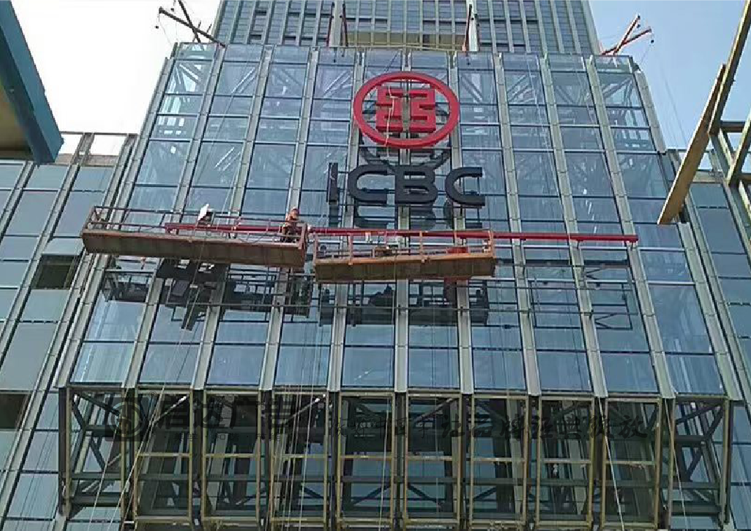 高层幕墙发光字，为什么选启达更稳妥？一份基于20年资历的深度解析。